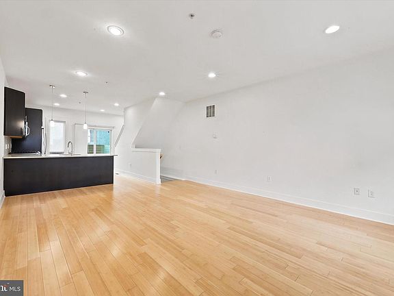 4th image of 2544 Salmon St