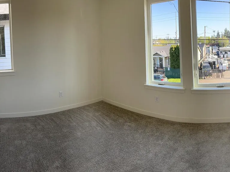 12075 SE Oak St — Photo 8