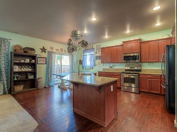 3rd image of 3224 15th Way SE