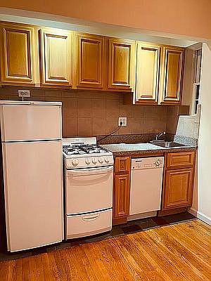 3rd image of 326 E 82nd St #2BB