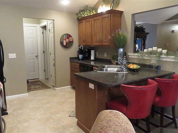 5th image of 225 Ballenshire Ln