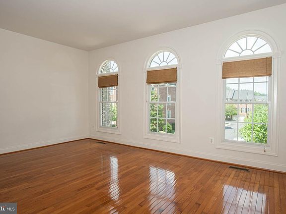 2nd image of 8417 Chaucer House Ct
