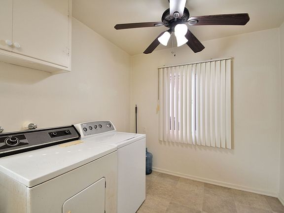 5th image of 864 Manhattan Beach Blvd #C