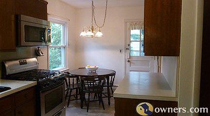 eat in kitchen with walk in pantry