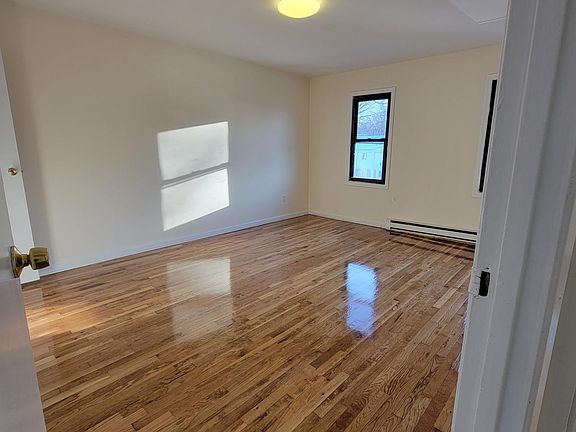4th image of 1301 Bell Blvd