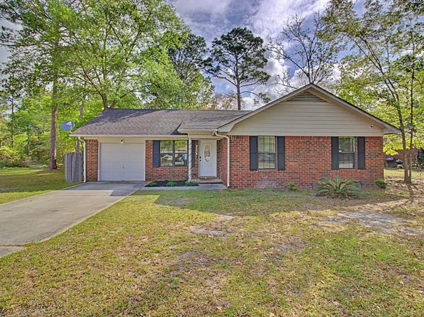 219 Kevin Rd, Hinesville, GA 31313