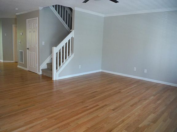 3rd image of 754 Mountainwater Dr