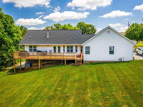 4th image of 864 Windhaven Ct