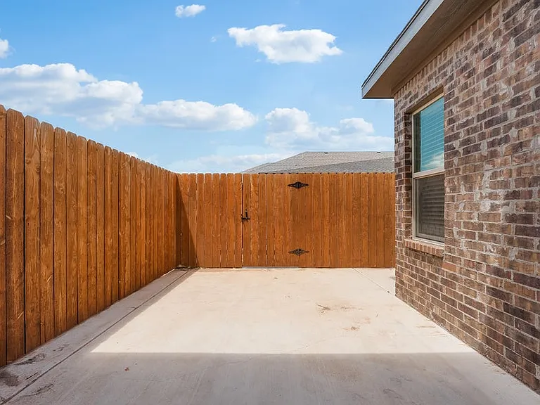 5606 Kemper St — Photo 24