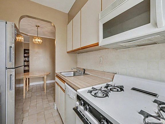 5th image of 1620 Avenue I APT 505