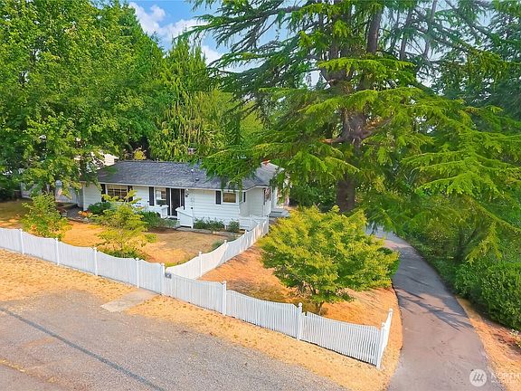 3rd image of 2250 NE 175th Street