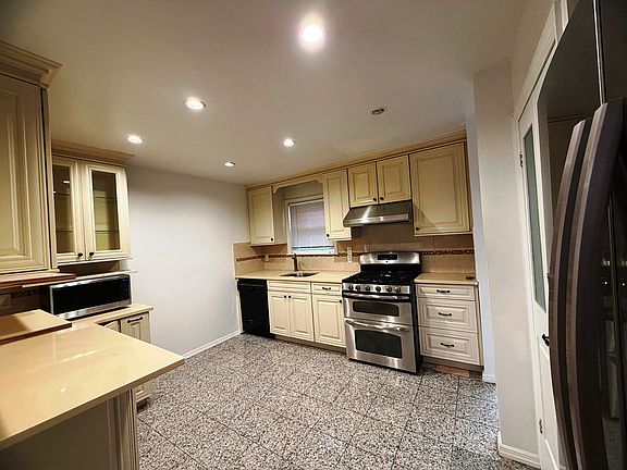 5th image of 251-24 57th Ave #1