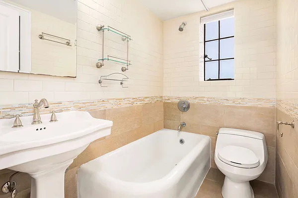 Sold by Compass | media 22