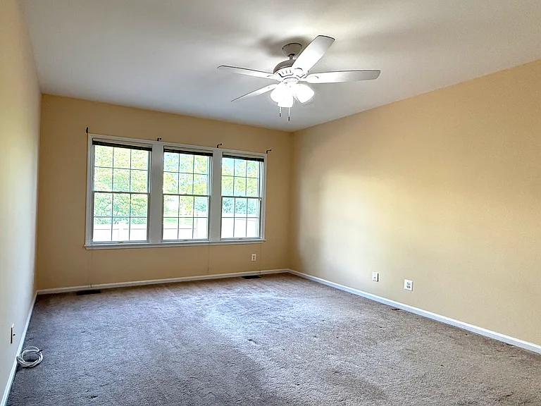 8 Trewbridge Ct — Photo 16