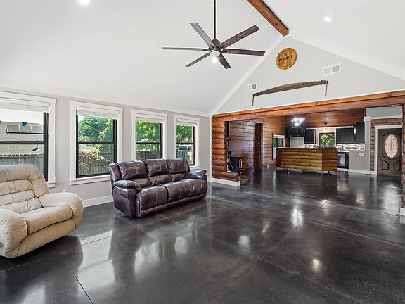 5th image of 1028 Woody Dr