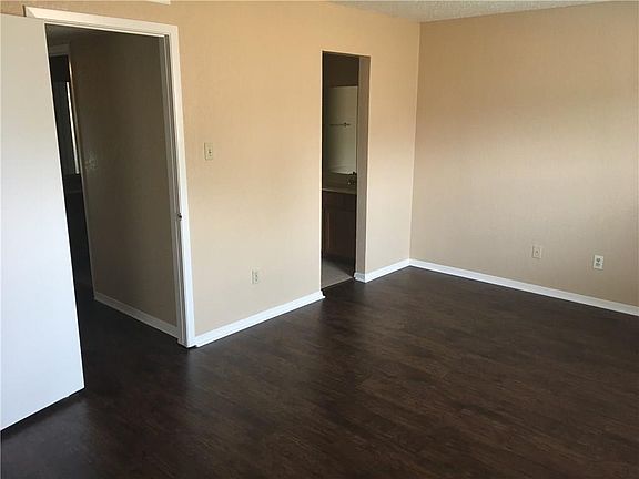 4th image of 3620 Hulen Park Cir