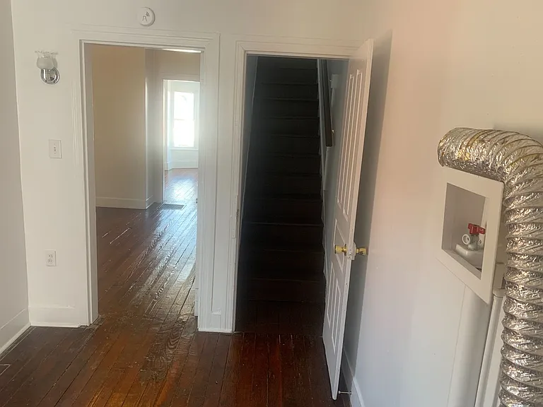 218 S West St — Photo 14