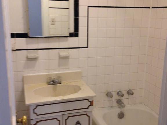 5th image of 713 Pine St APT 4