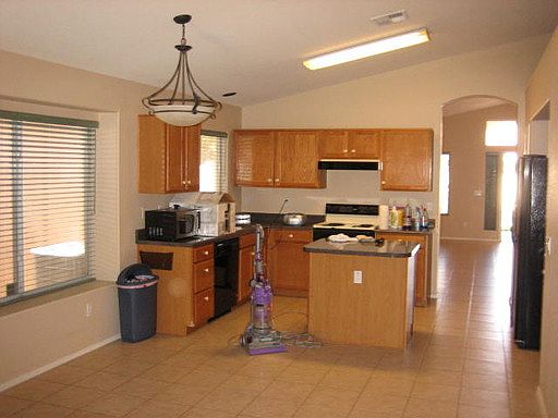 5th image of 561 S Silverbrush Dr