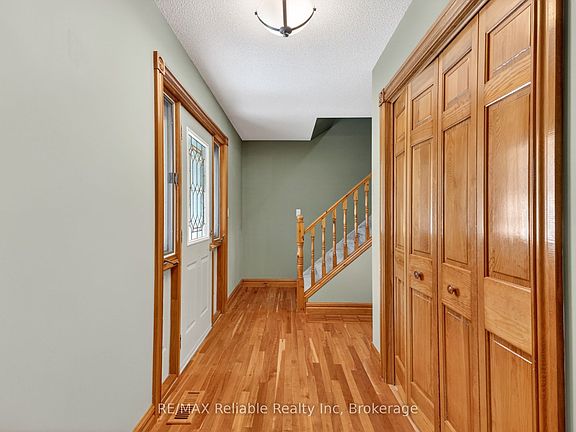 3rd image of 76 William St