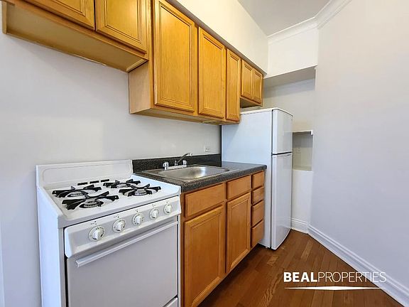 5th image of 4641 N Paulina St APT 301