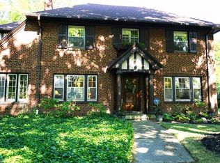 2829 Southington Rd, Shaker Heights, OH 44120