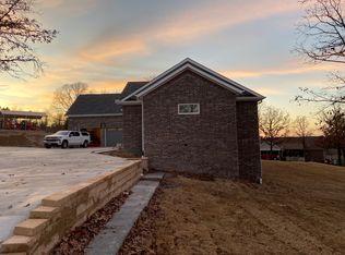 716 Azure Hills Dr, Van Buren, AR 72956