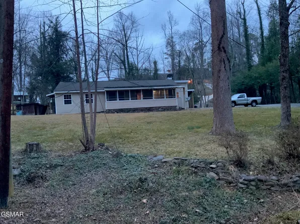 517 Laurel Ave, Gatlinburg, TN 37738