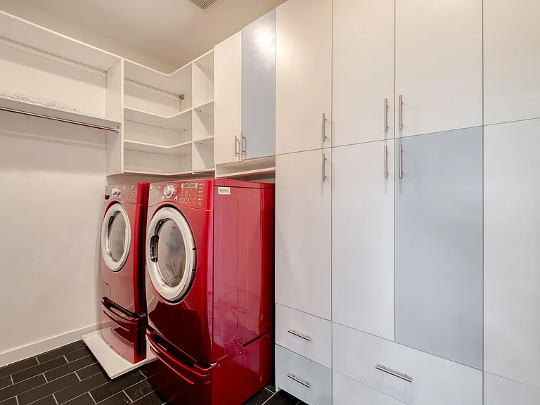 5517 Agatha Cir — Photo 16