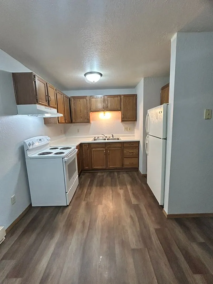 3949 Washington Avenue Apartments — Photo 1