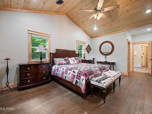 9th image of 910 English Mountain Rd