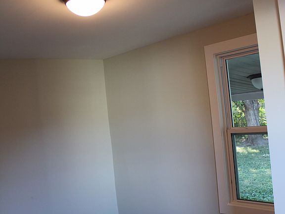 3rd image of 751 Hillsboro Ave