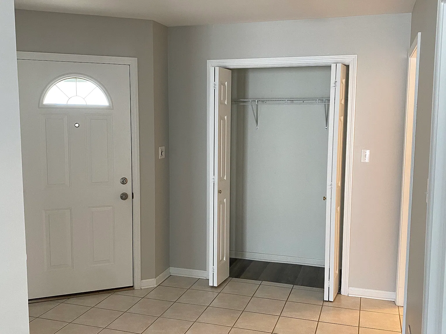 3 bed, 1670 sqft, $2,400 — Photo 4