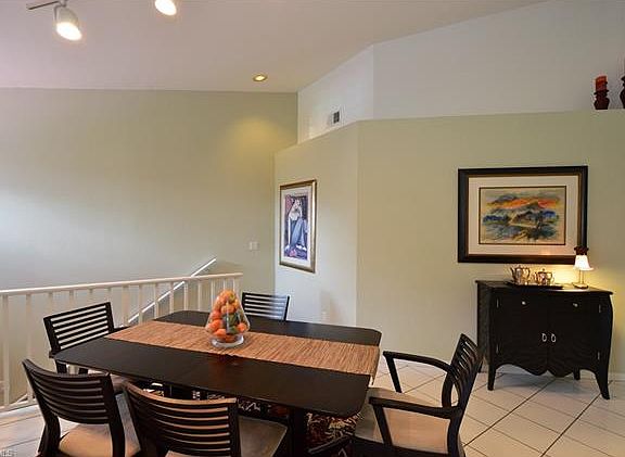 3rd image of 661 Windsor Sq APT 202