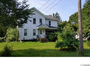 10694 School St, North Rose, NY 14516