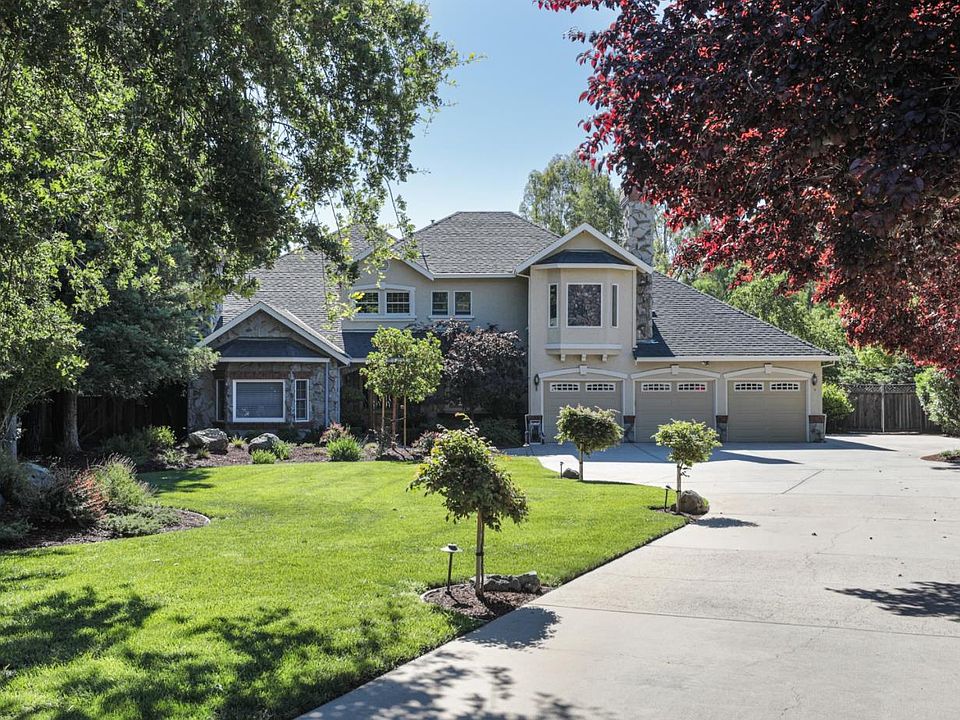1st image of 1180 Castle Lake Cir