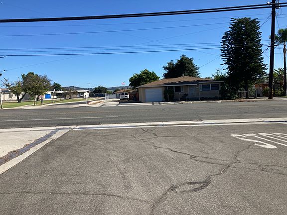 4th image of 1102 N Langham Ave