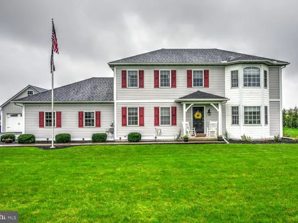 3141 N Colebrook Rd, Manheim, PA 17545