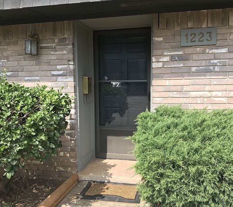 1st image of 1223 Lakecrest Dr