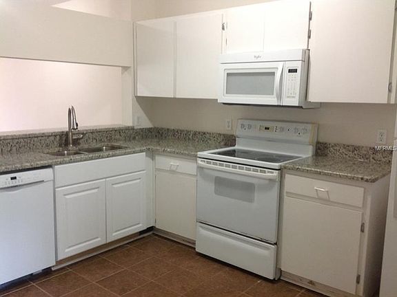4th image of 12322 Berkeley Square Dr