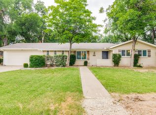 416 Arcadia St, Hurst, TX 76053