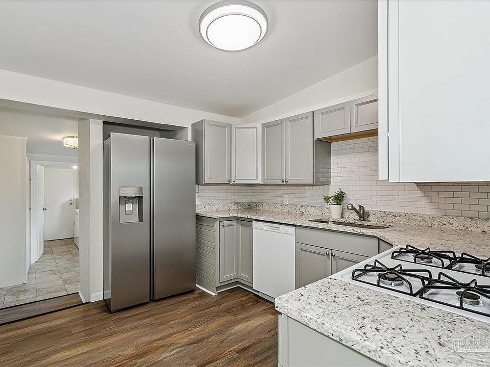1st image of 10 Cloverland Ct