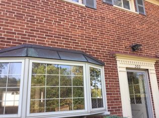 560 Green Bay Rd, Glencoe, IL