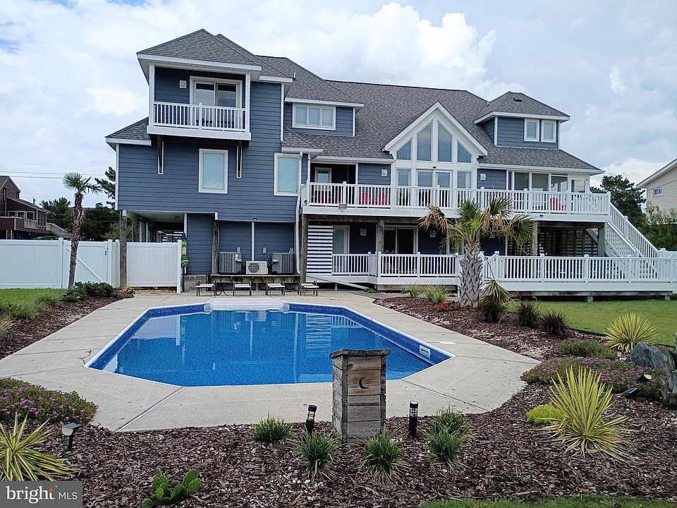 1st image of 3521 Sandpiper Rd