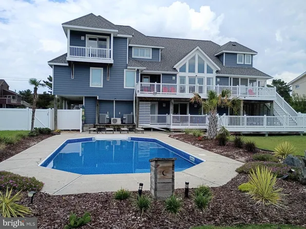 3521 Sandpiper Rd, Virginia Beach, VA 23456