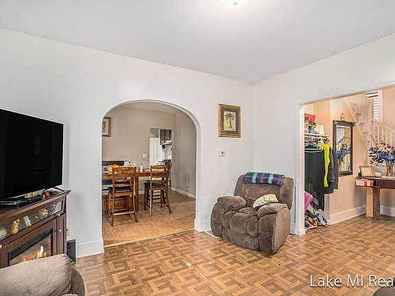 5th image of 2113 Stafford Ave SW
