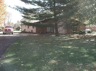 519 S Howell St, Pinckney, MI 48169