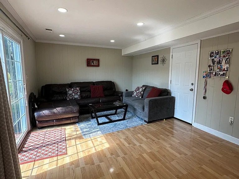 14 Peter Ave — Photo 7