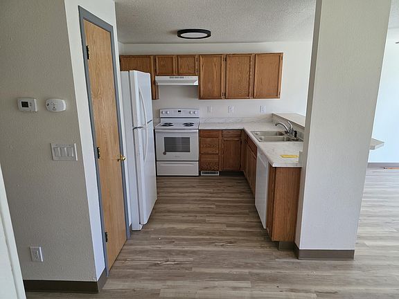 4th image of 963 Charter Pl NE