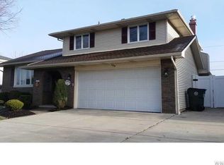 286 Wayside Dr, Depew, NY 14043